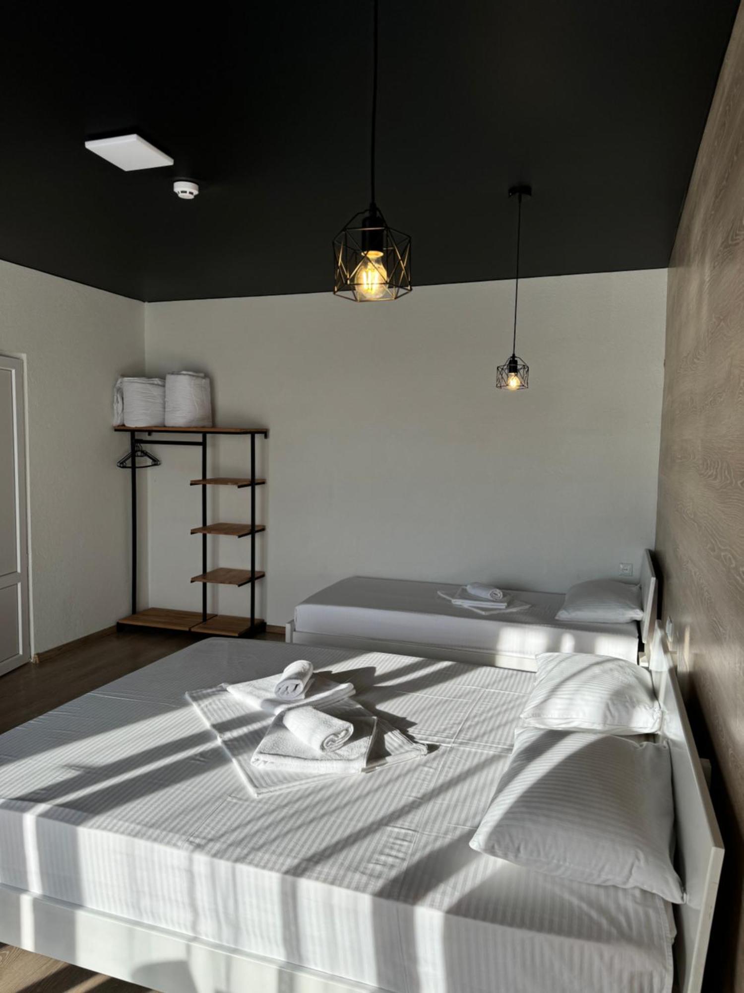Modern House Hotel Solotvyno Exterior photo