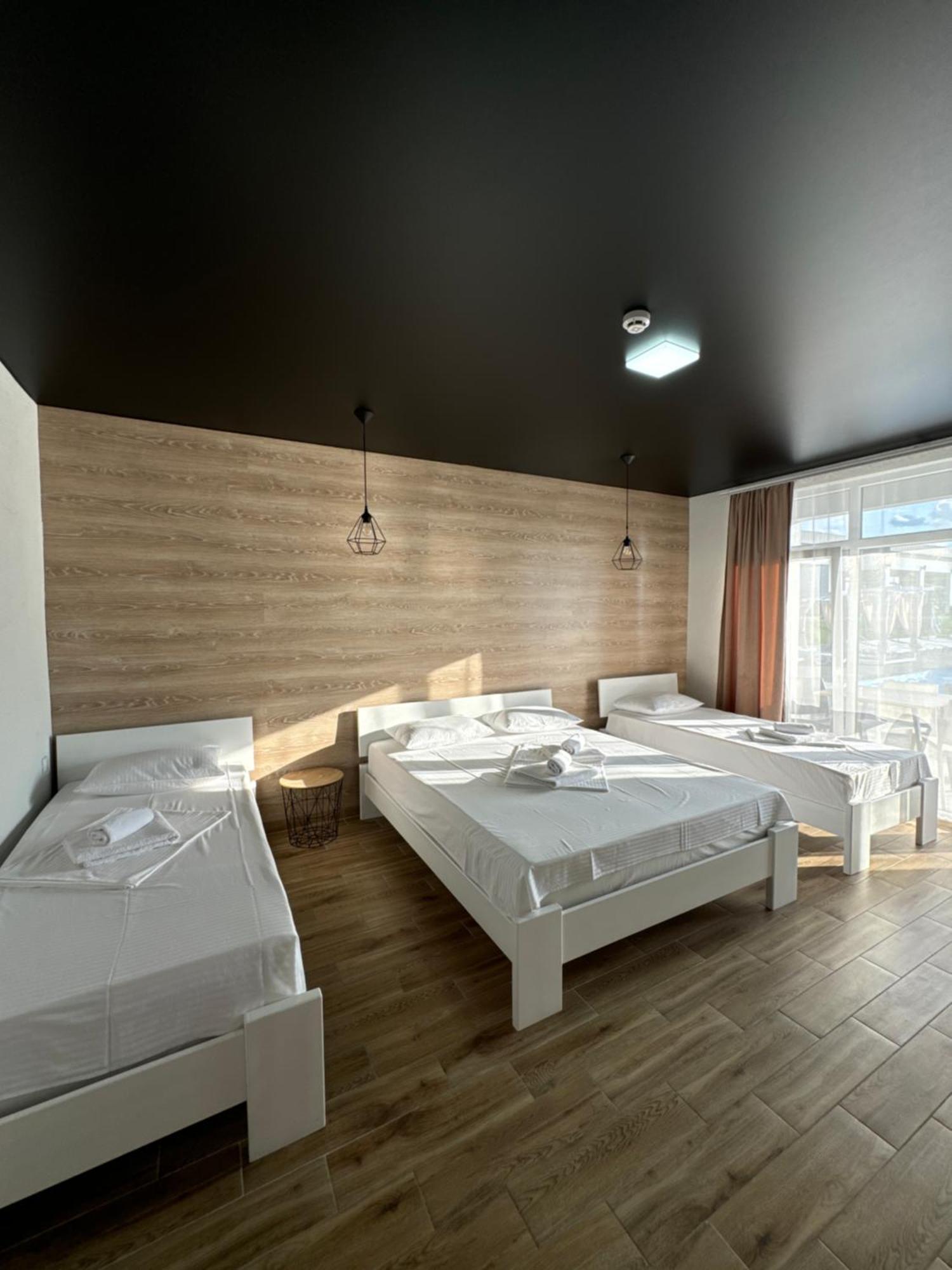 Modern House Hotel Solotvyno Exterior photo